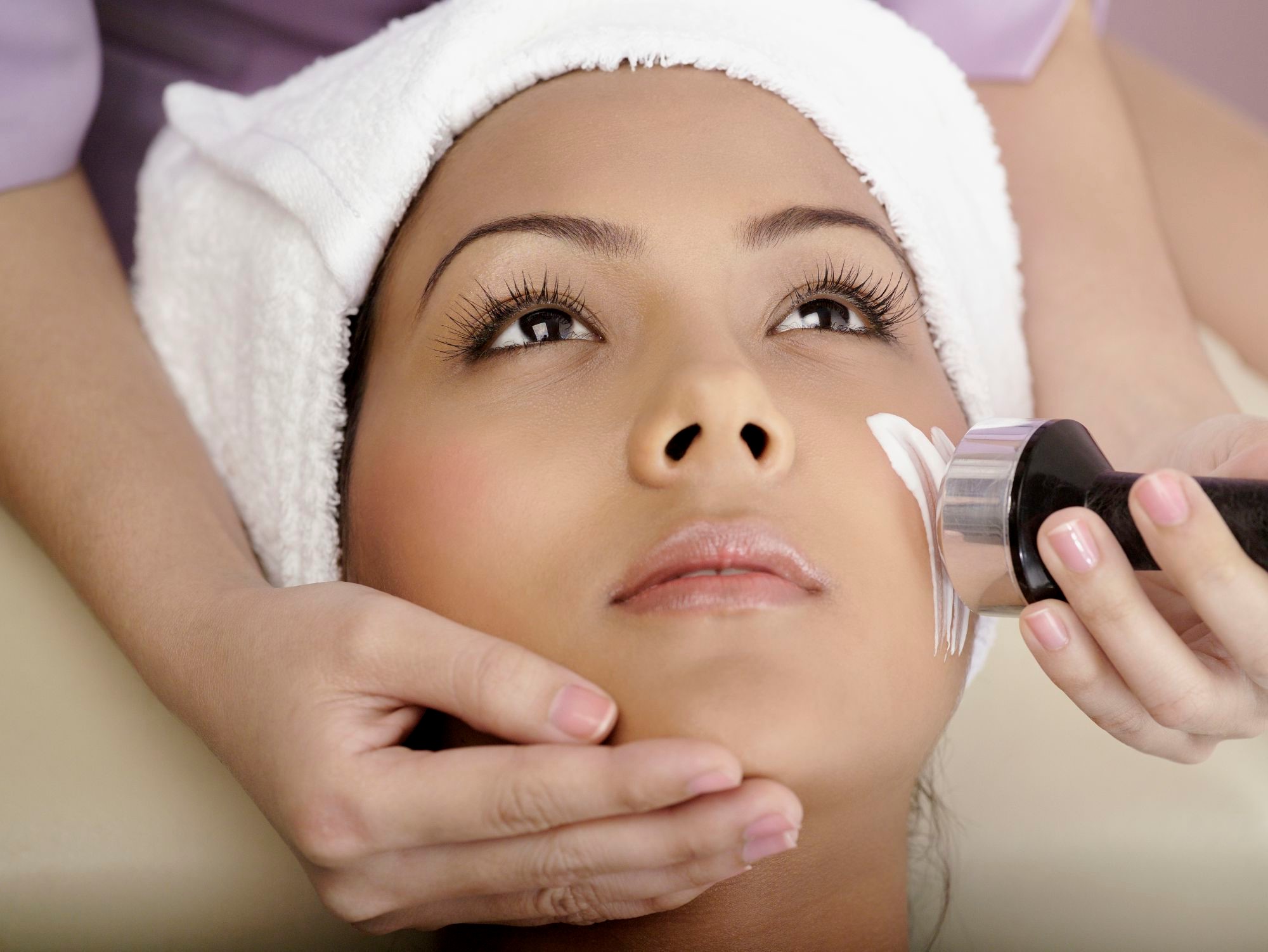 Ліфтинг ефект за допомогою апаратної косметології